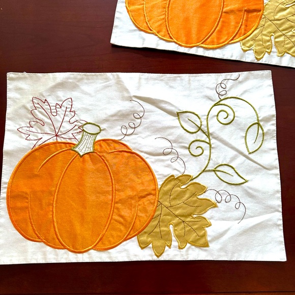 🍁 Placemats and Table Runner, Fall Pumpkins Set of 3 - Picture 1 of 11